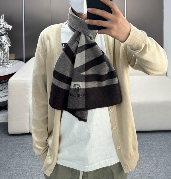 ブランドマフラー正面デザイン